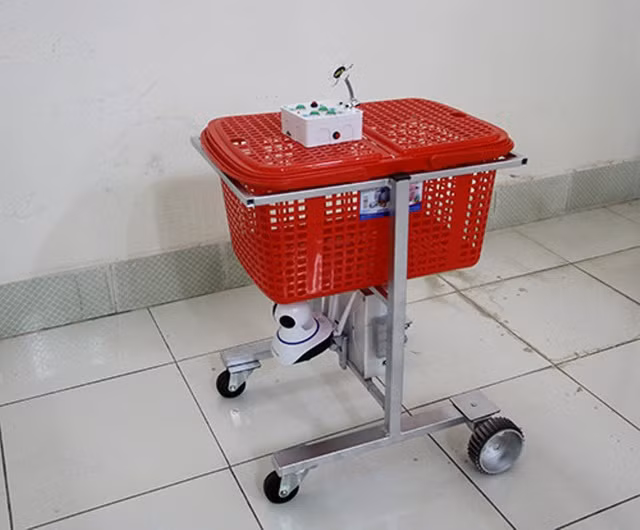 Robot vận chuyển, phục vụ bệnh nhân ở khu cách ly do Bác sĩ Lâm sáng chế nhìn nhỏ gọn nhưng có nhiều công năng hữu ích