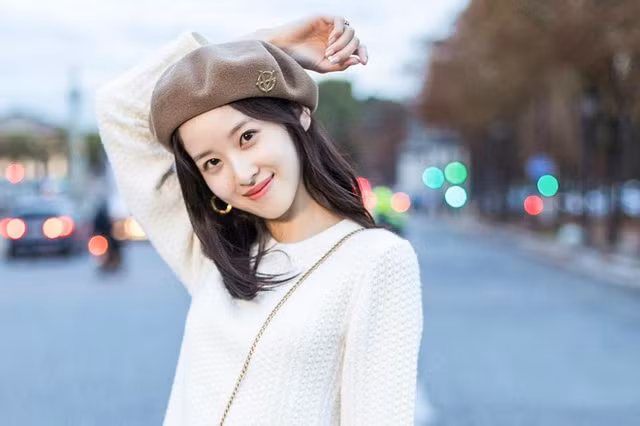 Con đường học vấn đáng nể của nữ tỷ phú trẻ nhất Trung Quốc - 8