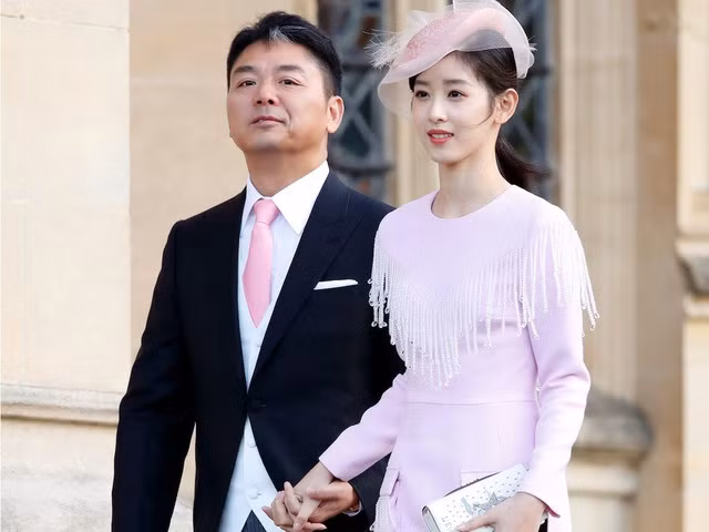 Con đường học vấn đáng nể của nữ tỷ phú trẻ nhất Trung Quốc - 9