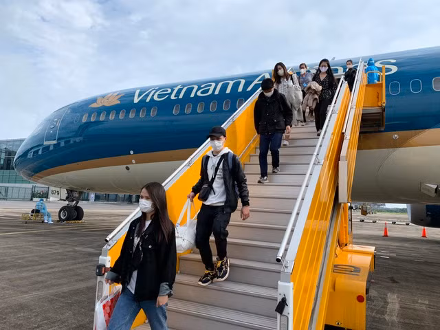 “Hỏa tốc” dỡ bỏ giãn cách trên các phương tiện vận tải xuất phát từ Đà Nẵng - 1