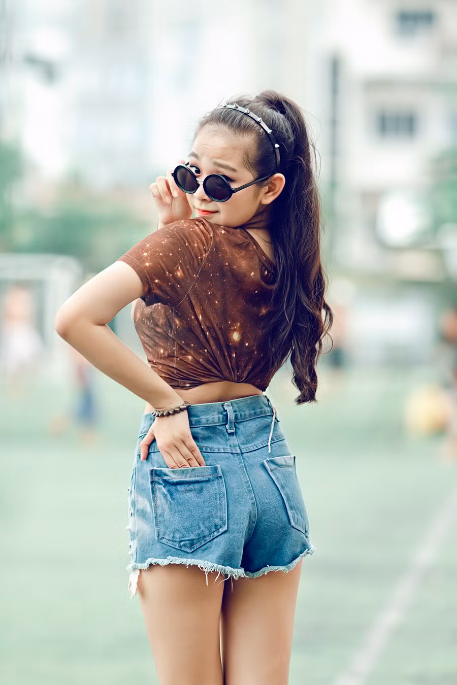 Bạn gái “tin đồn” của Hoài Lâm trong veo thả dáng