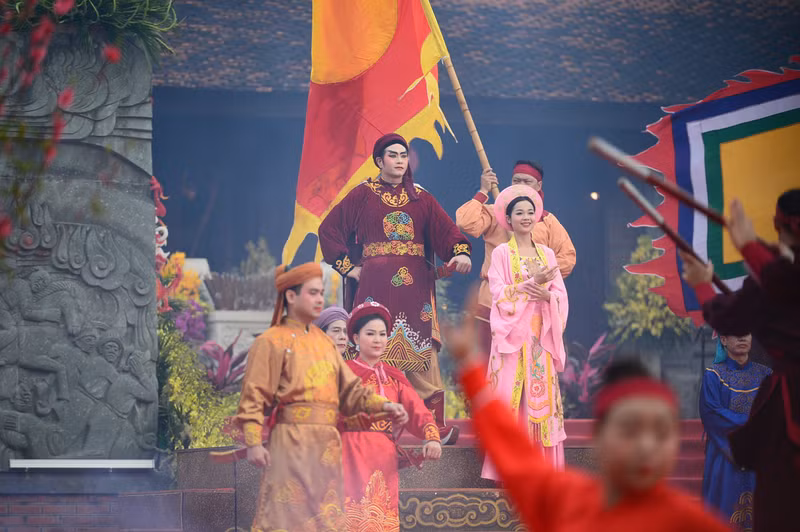 Chiến thắng Ngọc Hồi - Đống Đa năm 1789 là một trong những chiến thắng hiển hách bậc nhất trong lịch sử chống giặc ngoại xâm của dân tộc ta. Hàng nghìn người dự lễ kỷ niệm 235 năm Chiến thắng Ngọc Hồi - Đống Đa