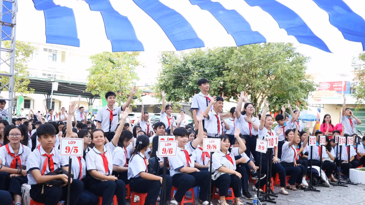 Các em học sinh tham dự chương trình.