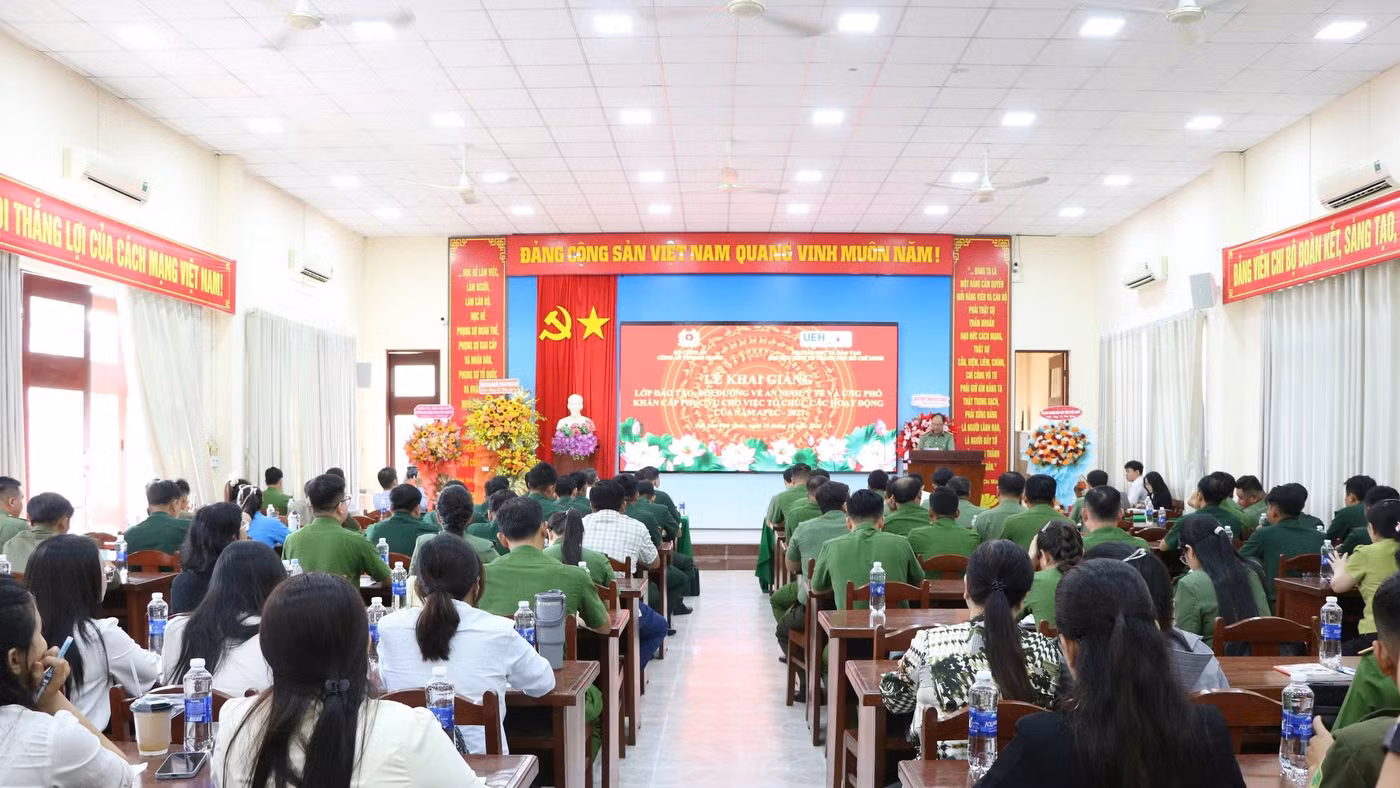 Quang cảnh buổi lễ khai giảng.