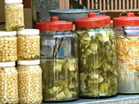 5 lưu ý ăn dưa, cà muối không hại sức khỏe