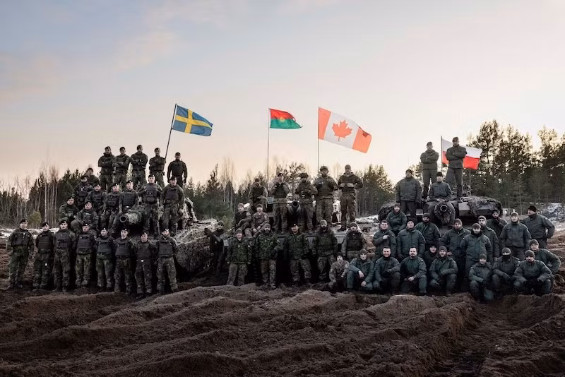 Lữ đoàn đa quốc gia NATO sát biên giới Nga đã sẵn sàng chiến đấu