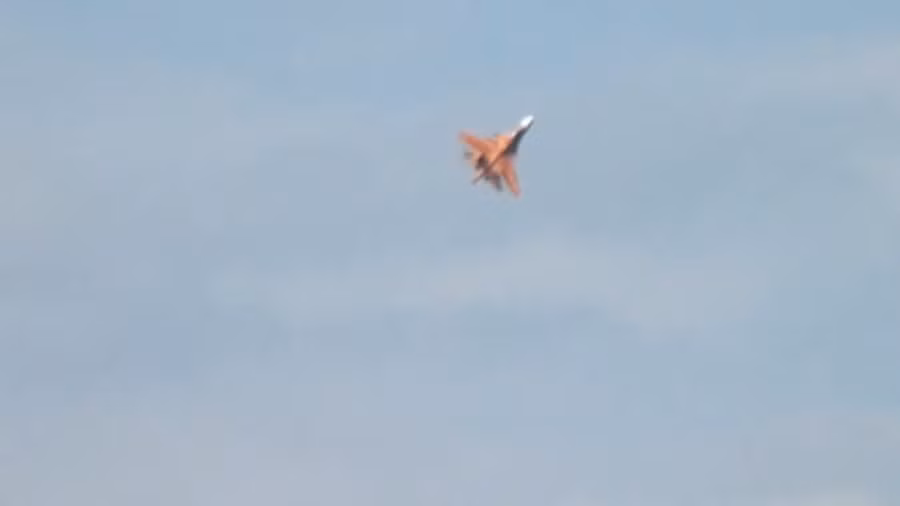 militarnyi-videonews-polit-vynyshhuvacha-bombarduvalnyka-su-34-u-kamuflyazhi-jmovirno-povitryanyh-syl-alzhyru-c5uiwsp-j84-1536x864-0m02s.png