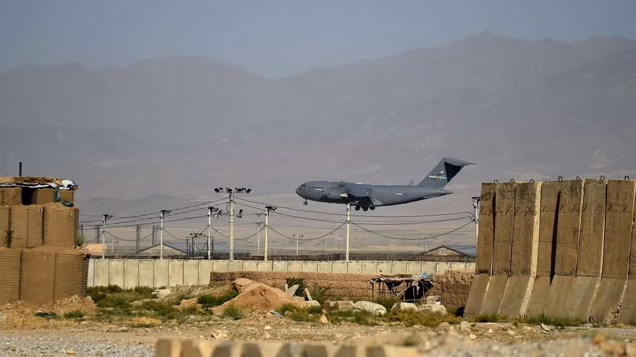 aviabaza-bagram-v-afganistani.jpg
