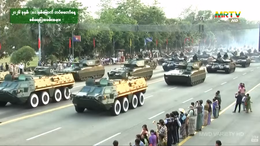 Myanmar bất ngờ giới thiệu xe bọc thép BTR-4 do chính nước này sản xuất