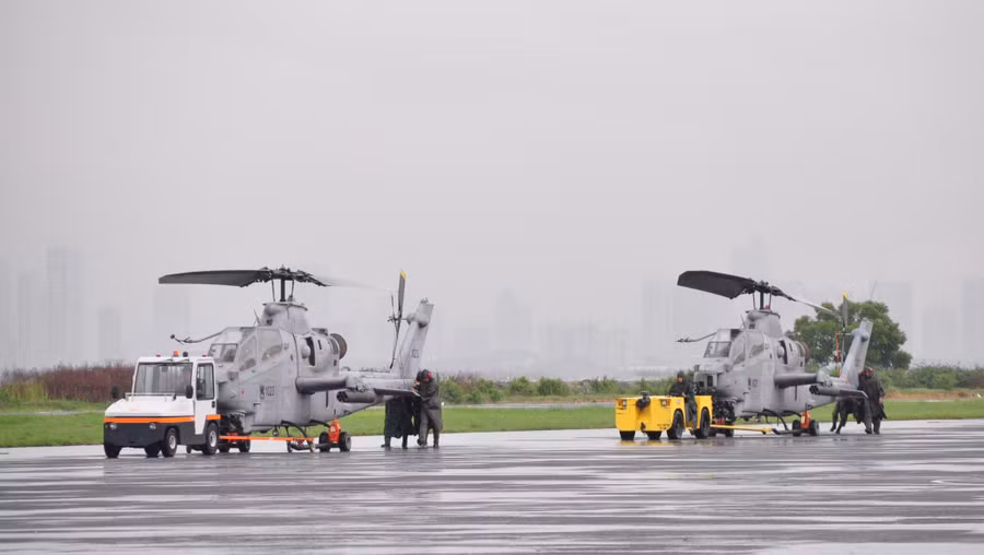 udarni-gelikoptery-ah-1s-cobra-povitryanyh-syl-filippin.jpg