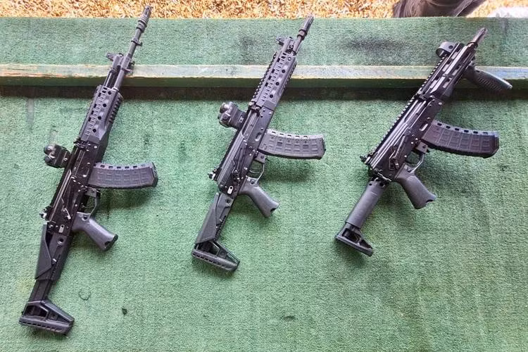 Kalashnikov bán một lô súng trường tấn công AK-12 nâng cấp cho khách hàng bí ẩn- Ảnh 2.