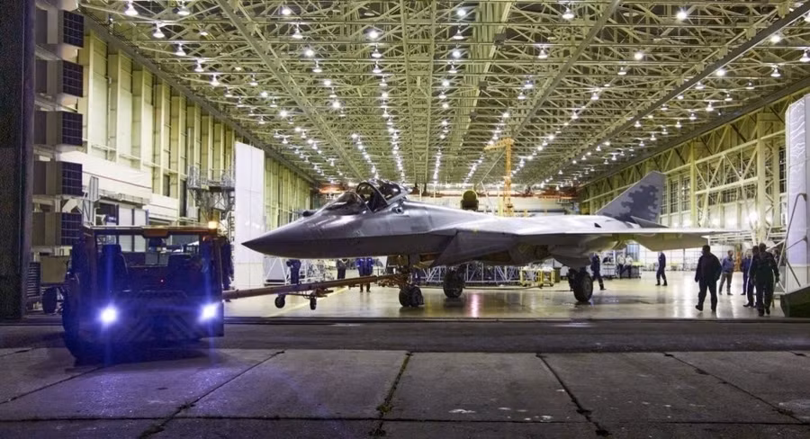 Tiết lộ 'điểm nghẽn' trong việc sản xuất tiêm kích Su-57 