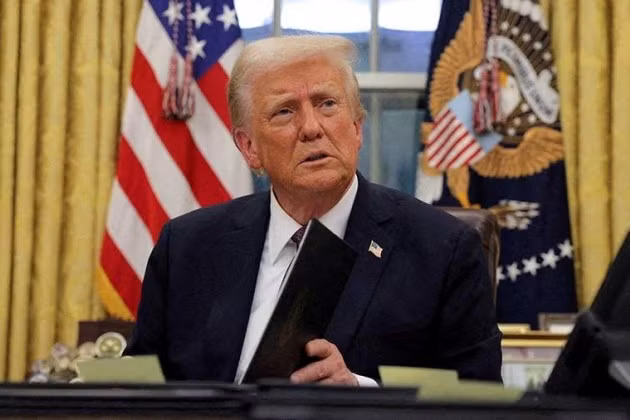 2025-01-22t204243z-2066519688-rc20ecazsrh7-rtrmadp-3-usa-trump-pardons.jpg