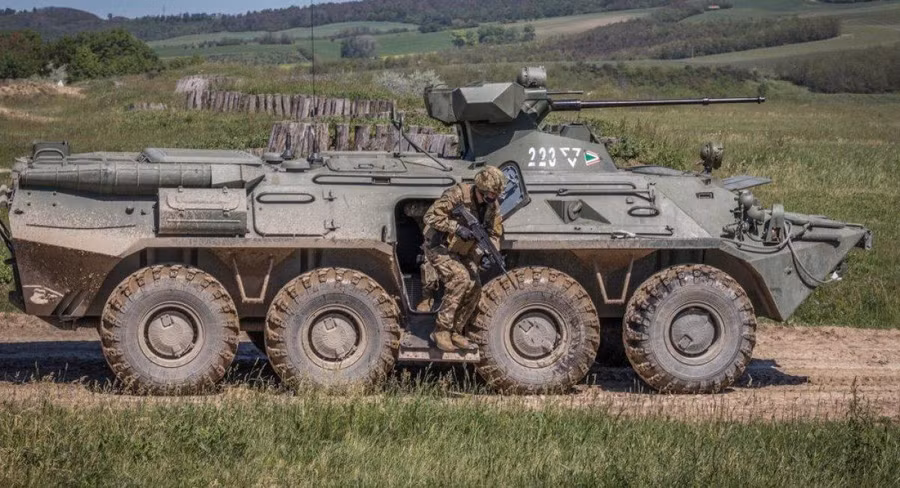 Bí ẩn xung quanh thương vụ Hungary bán một nửa số BTR-80A 
