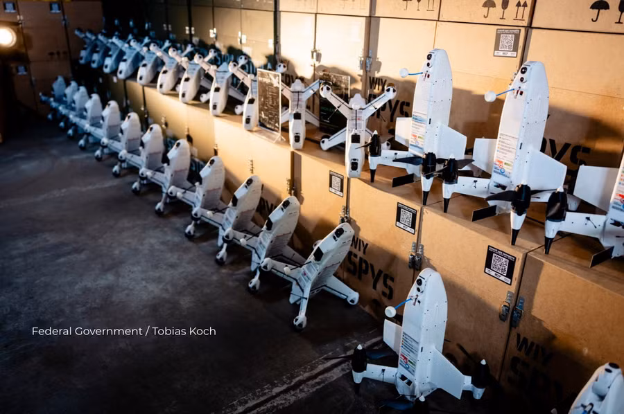 Đức t&agrave;i trợ h&agrave;ng chục ngh&igrave;n UAV đ&aacute;nh chặn cho Ukraine năm 2026 - Ảnh 1.