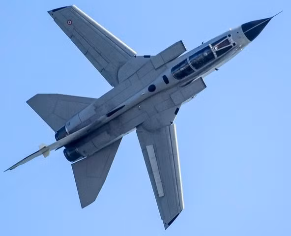 Máy bay Tornado có khả năng mang vũ khí hạt nhân sẽ thay thế Su-24 ở Ukraine?