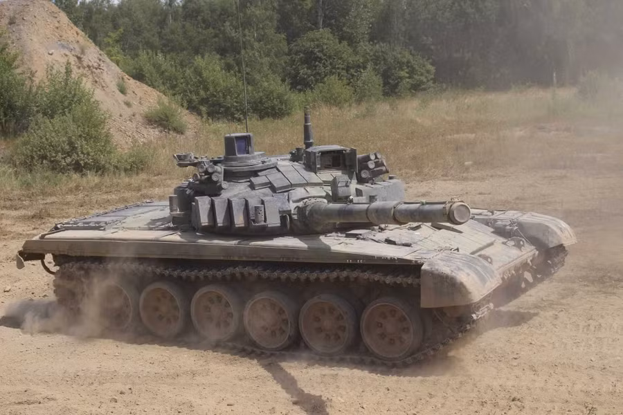 cheskyj-tank-t-72m4cz.jpg