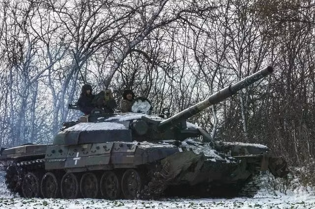 Vì sao Lực lượng vũ trang Ukraine trả lại 'xe tăng châu Phi' T-72UA1 cho nhà máy