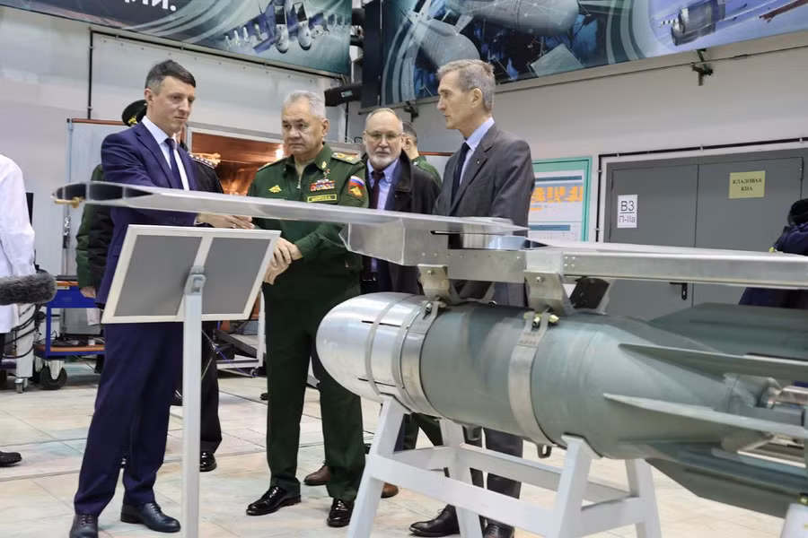 FAB-250_bomb_with_UMPK_kit_-_2024.jpg