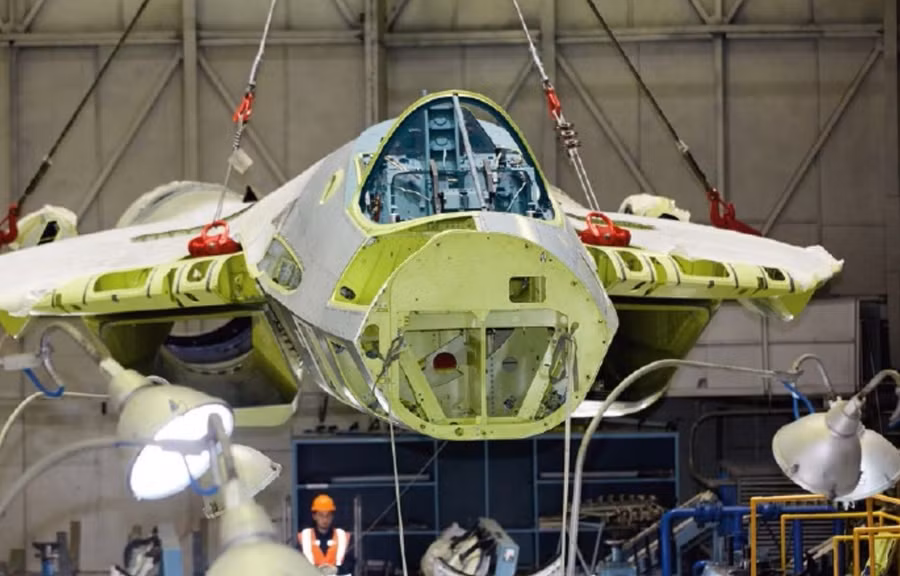 Ukraine báo động khi Nga được tự do mua linh kiện nước ngoài để chế tạo Su-57