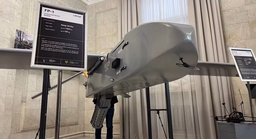 Kyiv giật mình khi UAV tầm xa bị vũ khí laser bắn hạ