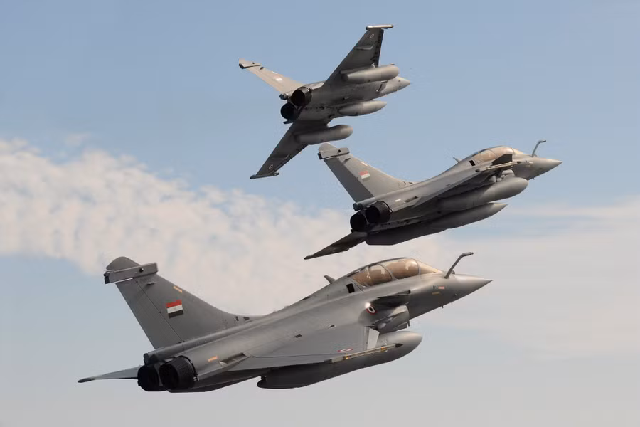 vynyshhuvachi-rafale-povitryanyh-syl-yegyptu-2048x1366.jpg