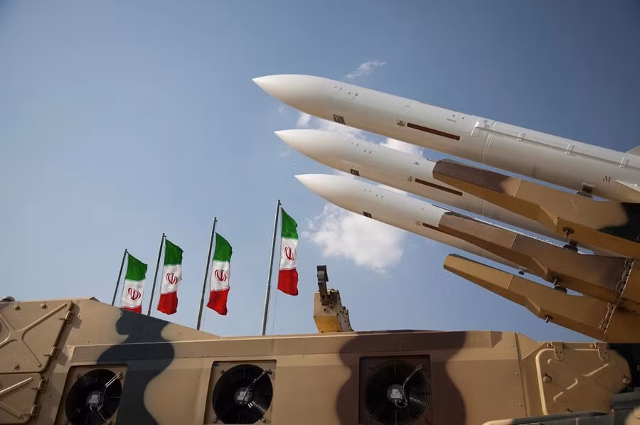 Mỹ quyết xóa sổ ngành công nghiệp tên lửa và hải quân của Iran