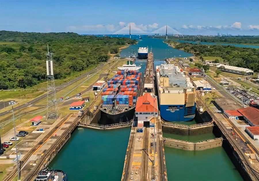 44-panama-canal-screencap.jpg