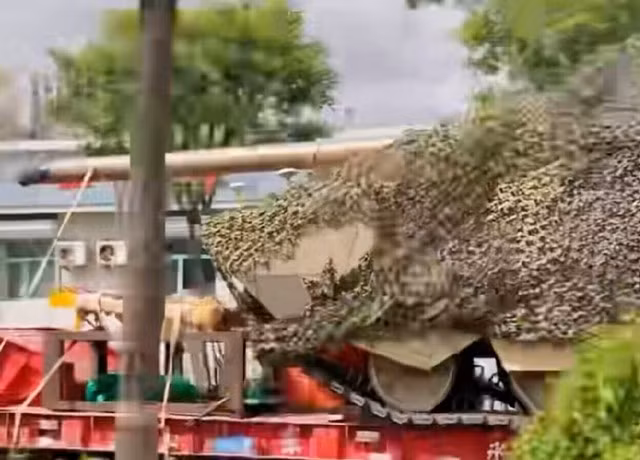 Xe tăng 'kiểu T-14 Armata' chưa từng ra mắt đã được phát hiện ở Trung Quốc