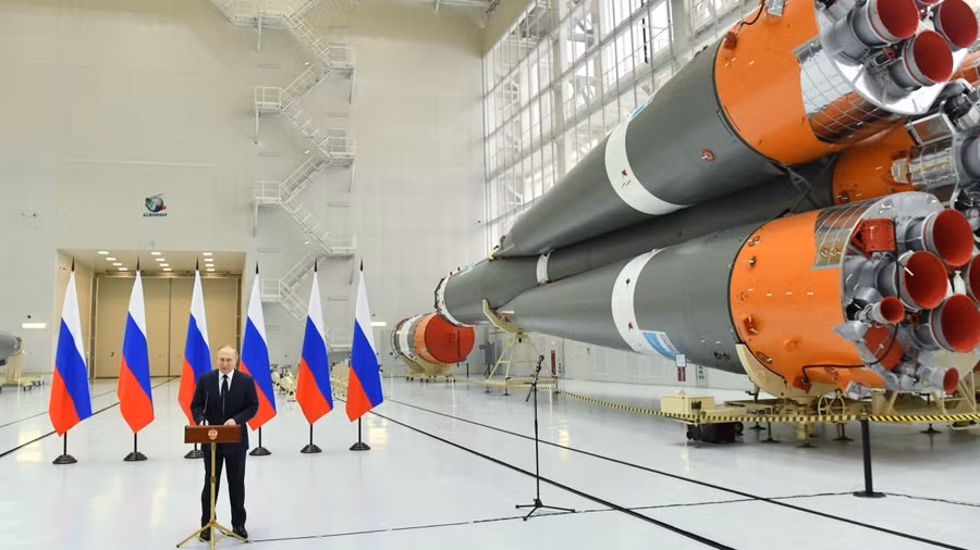 240917_putin_rocket_GettyImages-1239929978-scaled-e1726593428608.jpg