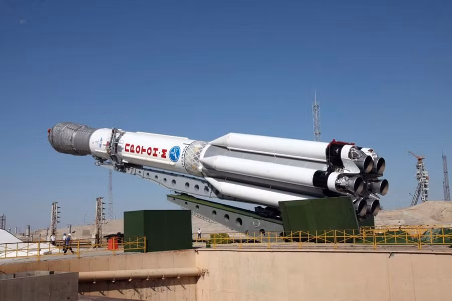 Tên lửa Proton-M dùng để phóng một trong các module ROS đã được chế tạo xong