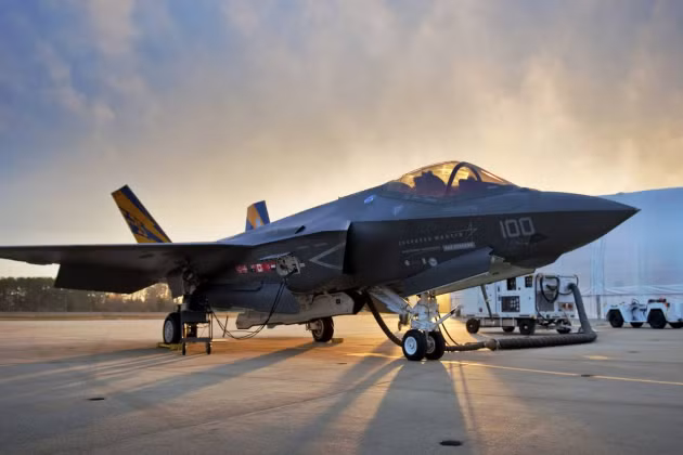 'F-35 đắt tiền sẽ bị phá hủy bởi bầy UAV siêu rẻ trong chớp mắt'