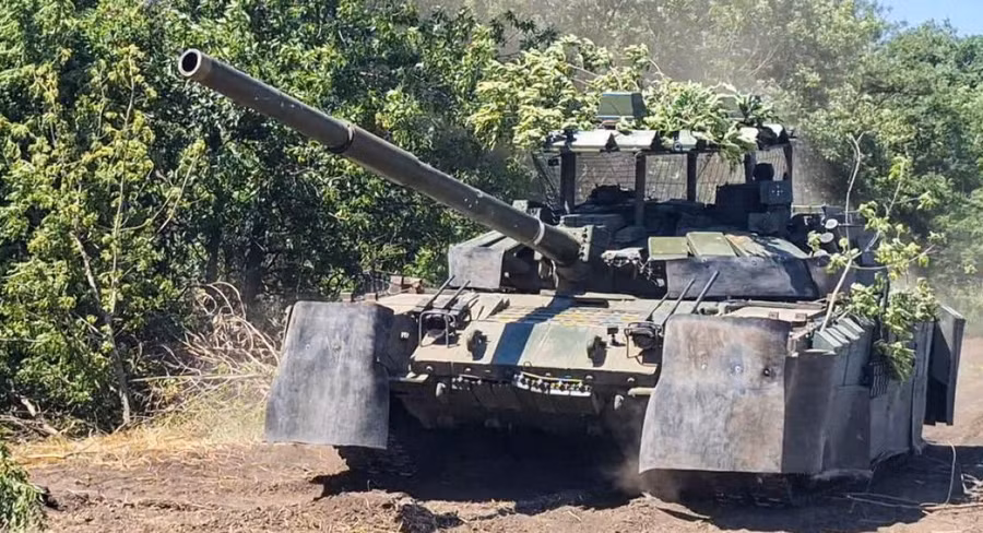 Vì sao hệ thống Arena-M nâng cấp không thể cứu xe tăng T-72B3A khỏi FPV Ukraine?