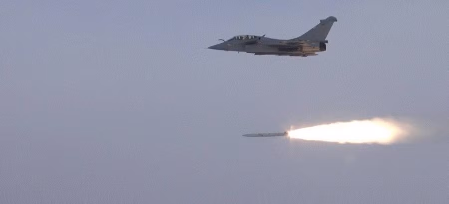 premier-tir-d-essai-du-missile-strategique-asmpa-renove-1.jpg
