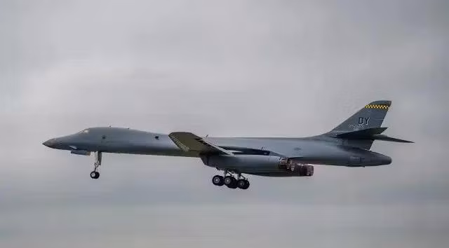 vvs-ssha-vernuli-s-kladbisha-samoletov-bombardirovshik-b-1b-apocalypse-ii-a4y6ey7t-1778122681t.jpg