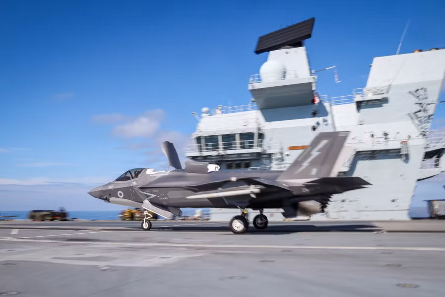 f-35-2048x1366-1.jpg