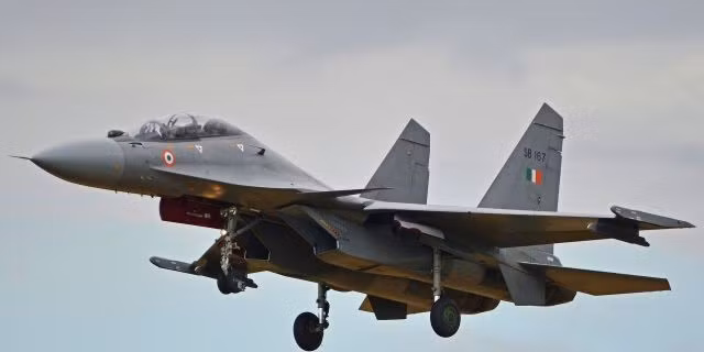 istrebitel-su-30mki-vvs-indii-31vsu2at-1665129421t.jpg