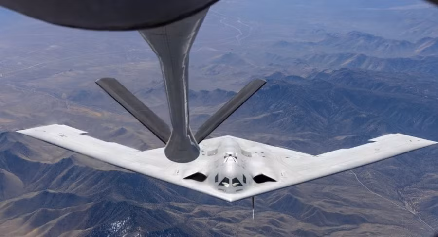 Oanh tạc cơ tàng hình B-21 Raider thử nghiệm khả năng đặc biệt