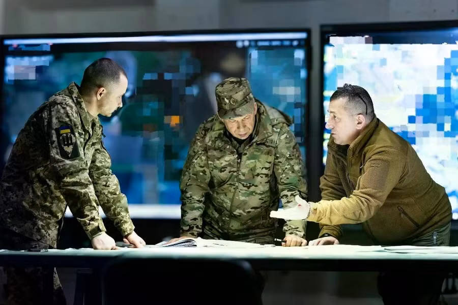 golovnokomanduvach-zsu-general-oleksandr-syrskyj-pid-chas-vidvidyn-brygad-dshv-zsu-na-sumshhyni.jpg
