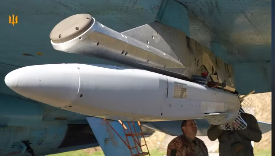 Tên lửa mồi bẫy MALD lần đầu được tích hợp vào tiêm kích Su-27
