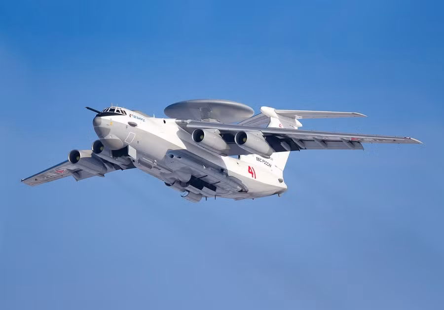 Airborne_early_warning_and_control_aircraft_A-50U_(Red_41).jpg