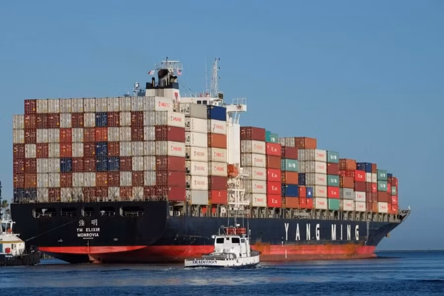 cargo-ships-2-scaled-1-1024x683.jpg
