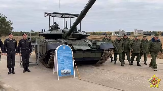 belarus-showed-an-upgraded-t-72bm2-tank-with-grills-and-relikt-era.jpg
