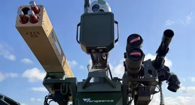 Mỹ ra mắt hệ thống chống UAV với súng Gatling, tác chiến điện tử và tên lửa