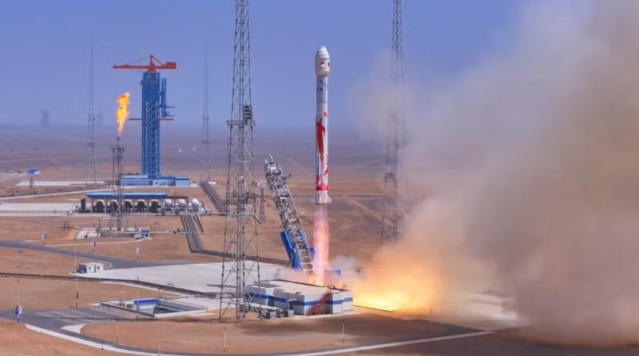 Tên lửa Trung Quốc phát nổ trong không gian ngay sát vị trí vệ tinh Starlink