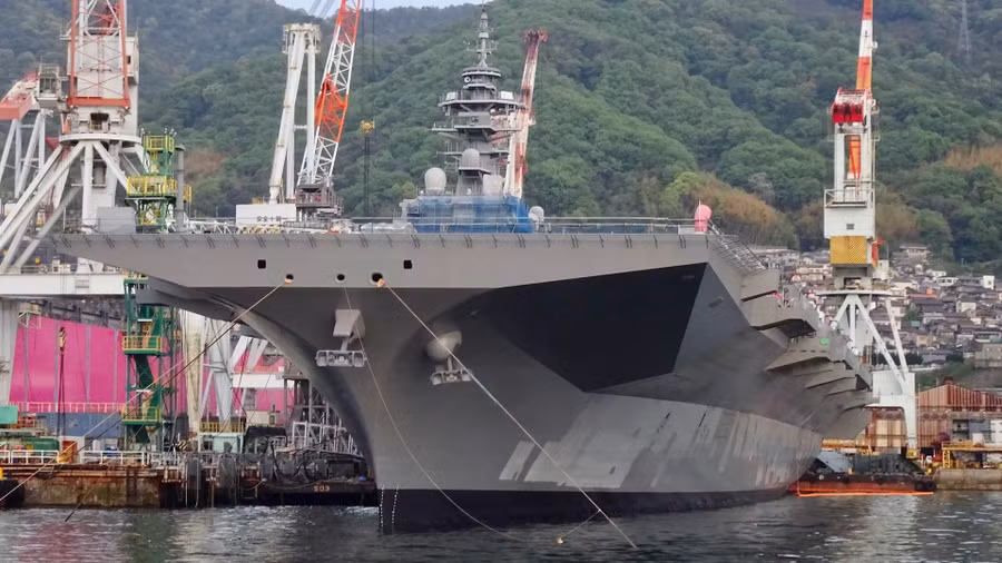 izumo-class-js-kaga.jpg