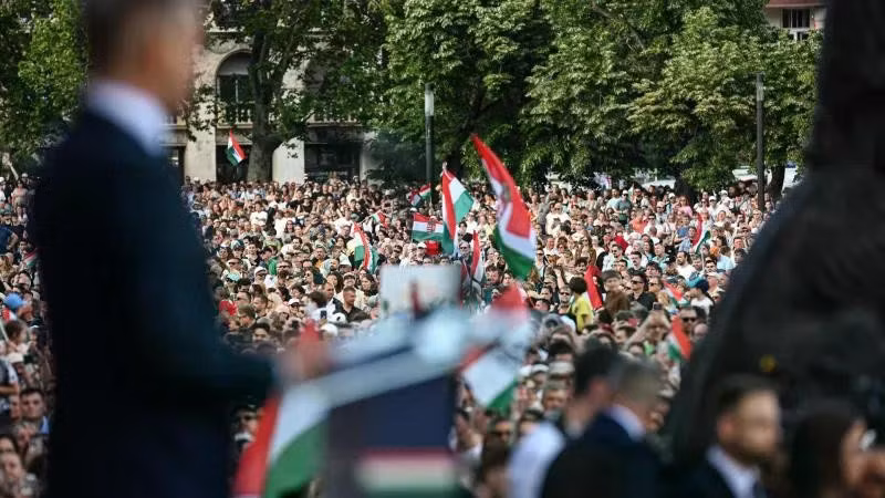 Tân Thủ tướng Hungary đã trở thành 'một Orban mới cho Ukraine'