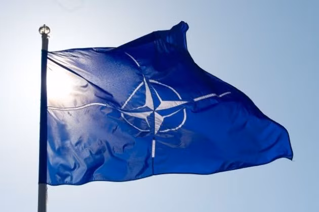 NATO không hài lòng với việc Mỹ xích lại gần Nga