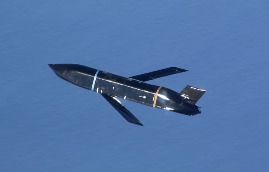 Tiêm kích F-16 mang tên lửa chống hạm LRASM để sẵn sàng tham chiến tại châu Á