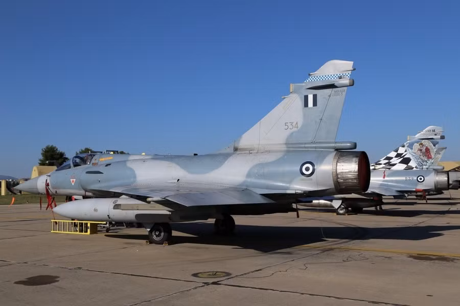 Pháp gia tăng áp lực buộc Hy Lạp giao tiêm kích Mirage 2000-5 cho Ukraine
